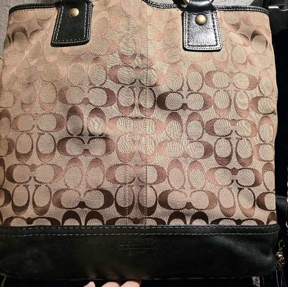Coach Signature Gigi Executive Tote and Planner - Picture 10 of 11